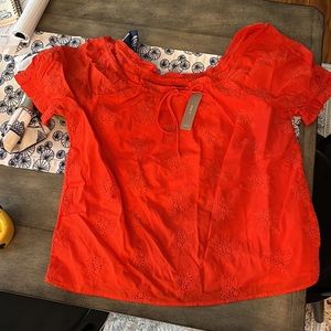 Sweet flowy top in vibrant sunrise orange NWT